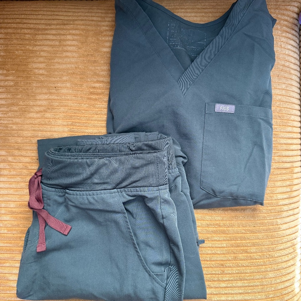 FIGS SCRUB SET
